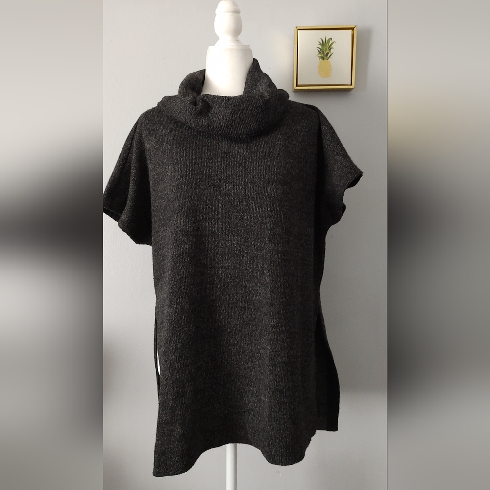 Sweater Cow Neck Loft  Short Sleeves Color Gray Size Small Good Condition